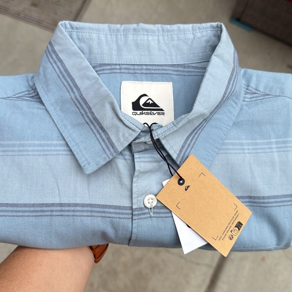 Quicksilver  and or Short Sleeve Button-up Shirt Mens Size Small New With Tags - Picture 9 of 10